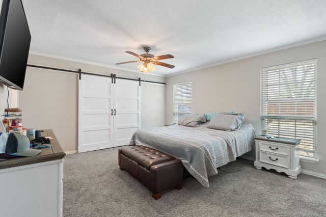 201 Volunteer Drive, Arlington, TX 76014