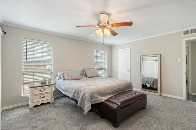 201 Volunteer Drive, Arlington, TX 76014