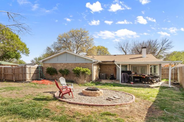 201 Volunteer Drive, Arlington, TX 76014