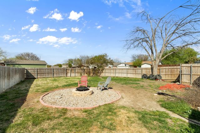 201 Volunteer Drive, Arlington, TX 76014