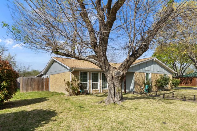 201 Volunteer Drive, Arlington, TX 76014