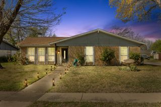 201 Volunteer Drive, Arlington, TX 76014