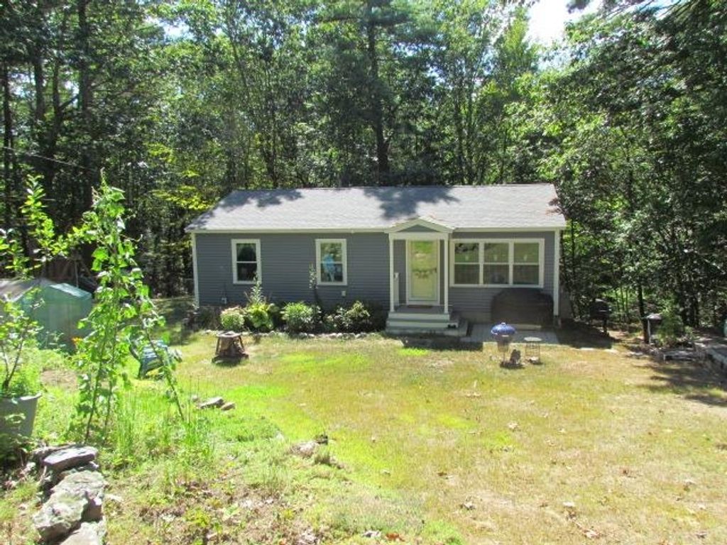 11 Ham Road, Raymond, NH 03077