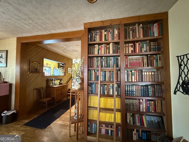 1675 Hi Roc Road NE, Conyers, GA 30012