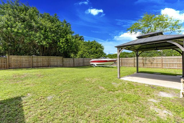 2011 N 51st Court, Fort Pierce, FL 34947