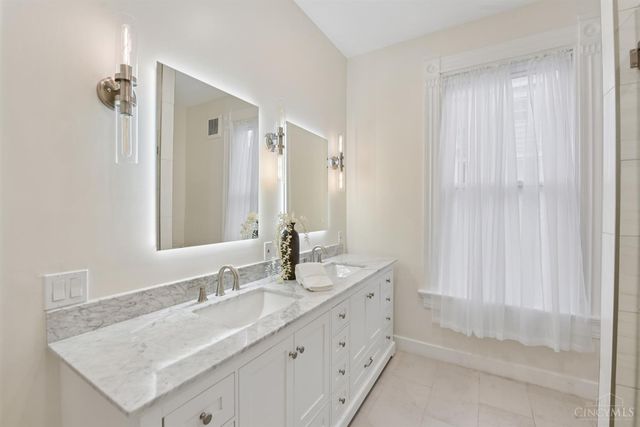 1723 Kinney Avenue, Cincinnati, OH 45207