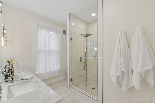 1723 Kinney Avenue, Cincinnati, OH 45207