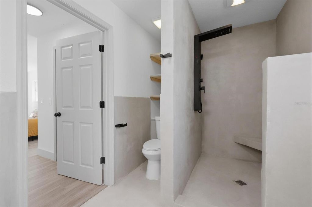 Image 13 of property listing at 250 DEERFOOT ROAD, Deland, FL 32720