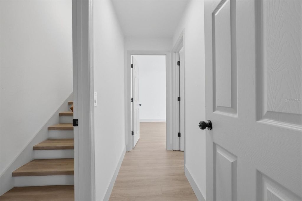 Image 16 of property listing at 250 DEERFOOT ROAD, Deland, FL 32720