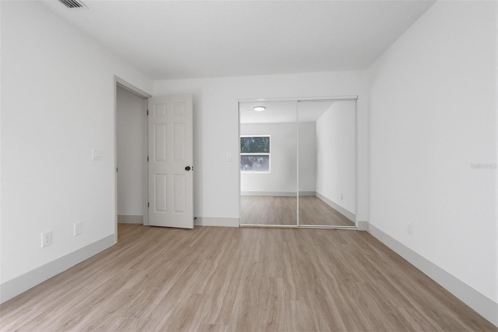 Image 17 of property listing at 250 DEERFOOT ROAD, Deland, FL 32720