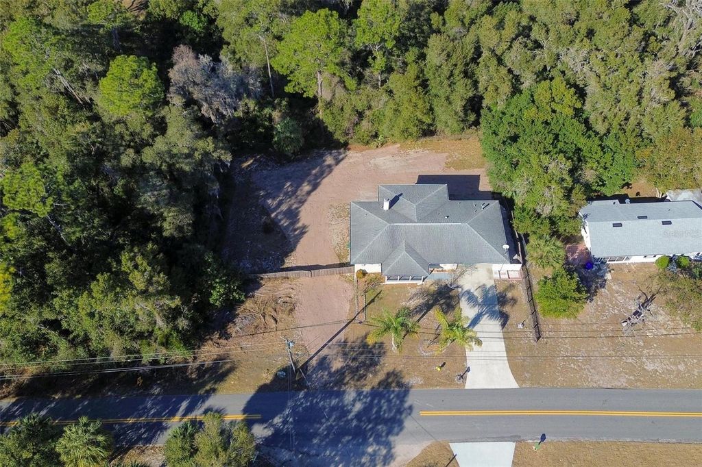 Image 25 of property listing at 250 DEERFOOT ROAD, Deland, FL 32720