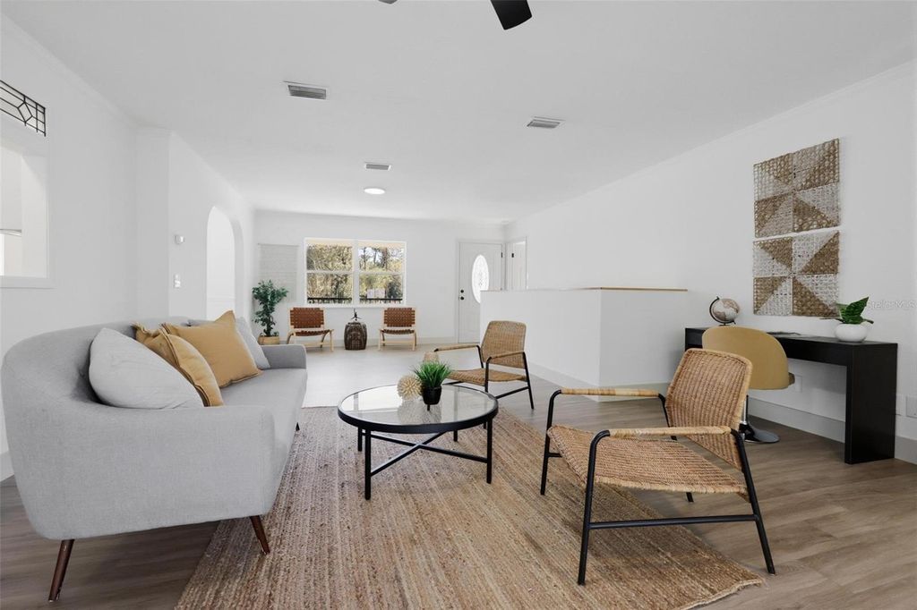 Image 4 of property listing at 250 DEERFOOT ROAD, Deland, FL 32720