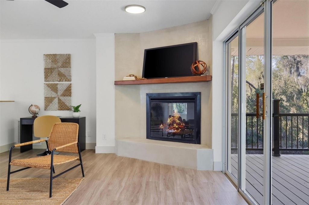 Image 5 of property listing at 250 DEERFOOT ROAD, Deland, FL 32720