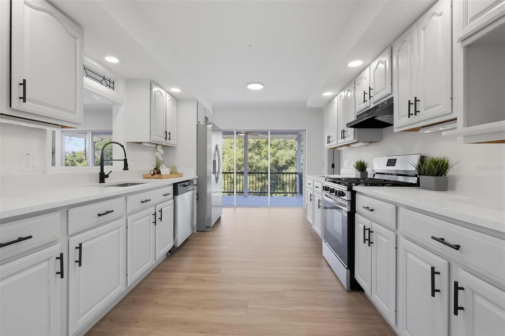 Image 7 of property listing at 250 DEERFOOT ROAD, Deland, FL 32720