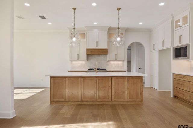 22039 CR 3312, Chandler, TX 75758