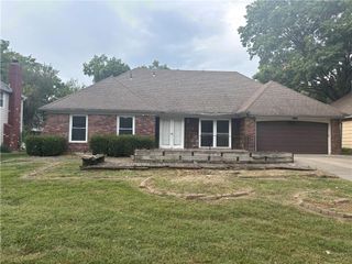 2710 W 50th Terrace, Westwood, KS 66205