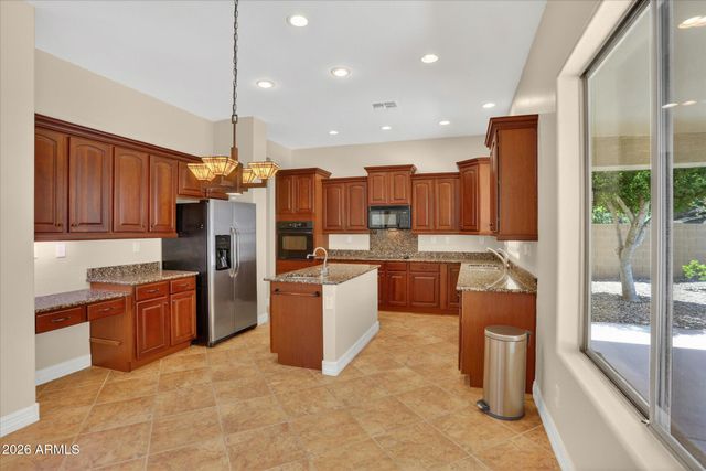 6931 W DALE Lane, Peoria, AZ 85383