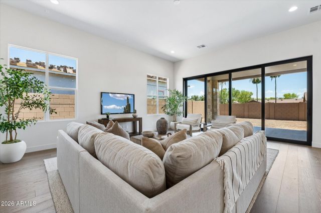 1541 E NOLAN Place, Chandler, AZ 85249