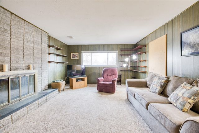 1434 Pine Valley Boulevard, Ann Arbor, MI 48104