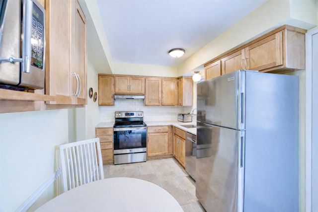 1434 Pine Valley Boulevard, Ann Arbor, MI 48104