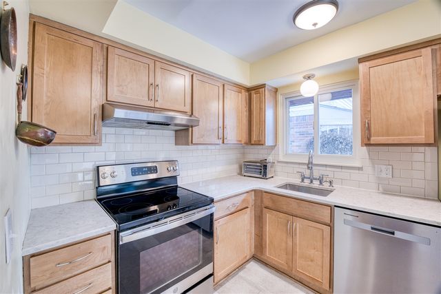 1434 Pine Valley Boulevard, Ann Arbor, MI 48104