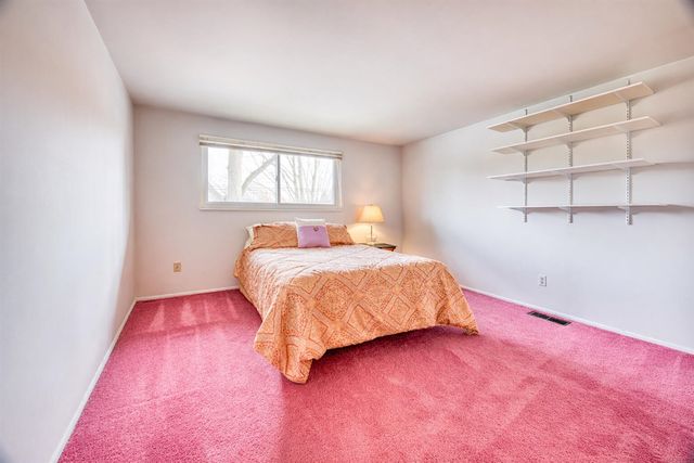 1434 Pine Valley Boulevard, Ann Arbor, MI 48104