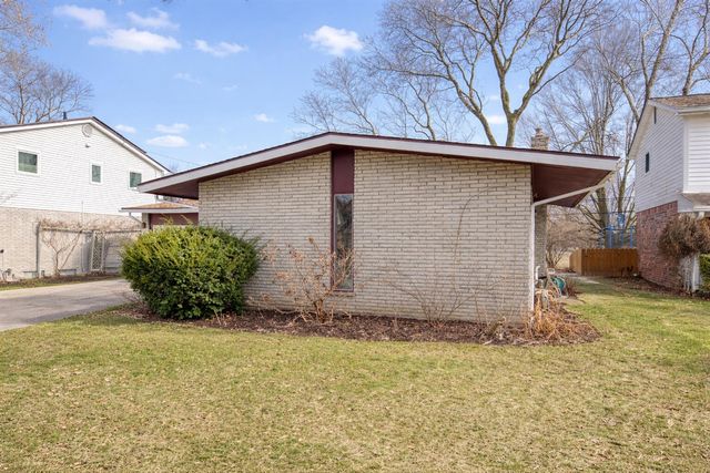 1434 Pine Valley Boulevard, Ann Arbor, MI 48104