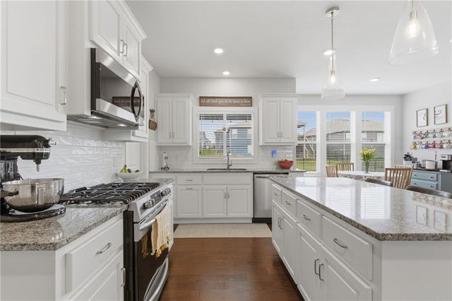 4406 SW Amethyst Drive, Lee's Summit, MO 64082