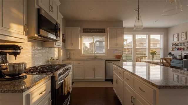 4406 SW Amethyst Drive, Lee's Summit, MO 64082