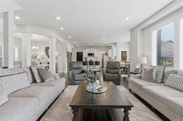 4406 SW Amethyst Drive, Lee's Summit, MO 64082