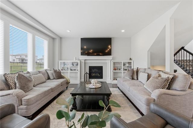 4406 SW Amethyst Drive, Lee's Summit, MO 64082