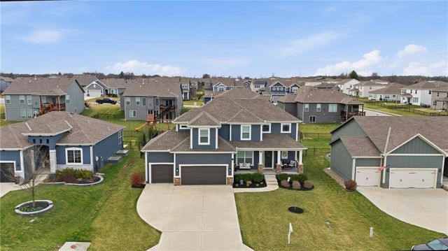 4406 SW Amethyst Drive, Lee's Summit, MO 64082