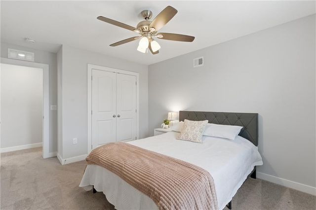 4406 SW Amethyst Drive, Lee's Summit, MO 64082