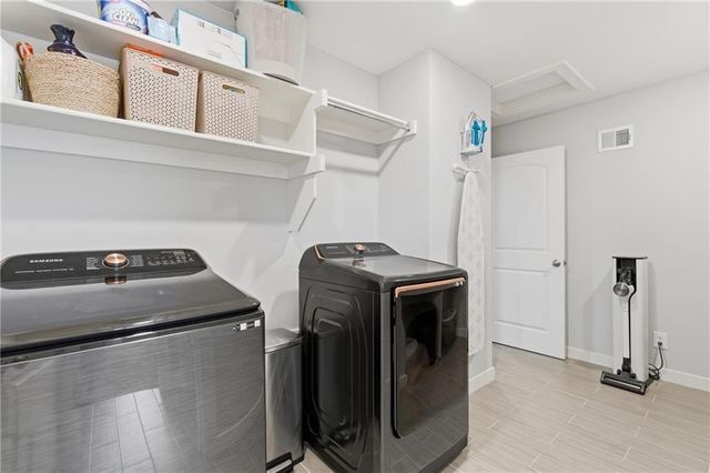 4406 SW Amethyst Drive, Lee's Summit, MO 64082