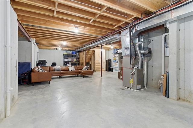 4406 SW Amethyst Drive, Lee's Summit, MO 64082