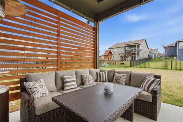 4406 SW Amethyst Drive, Lee's Summit, MO 64082