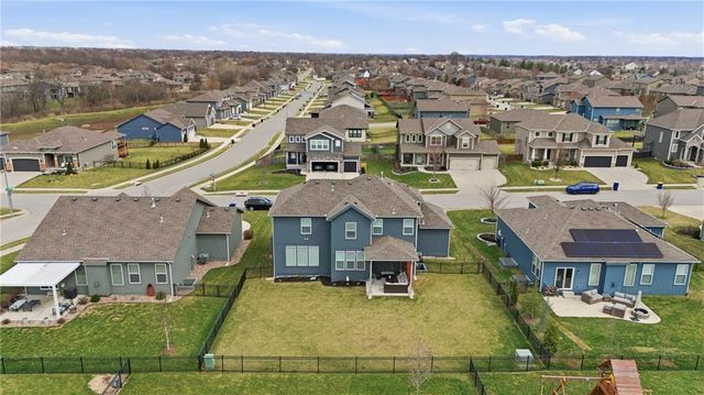 4406 SW Amethyst Drive, Lee's Summit, MO 64082