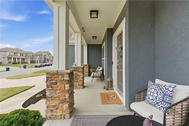 4406 SW Amethyst Drive, Lee's Summit, MO 64082