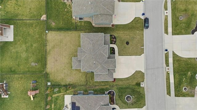 4406 SW Amethyst Drive, Lee's Summit, MO 64082