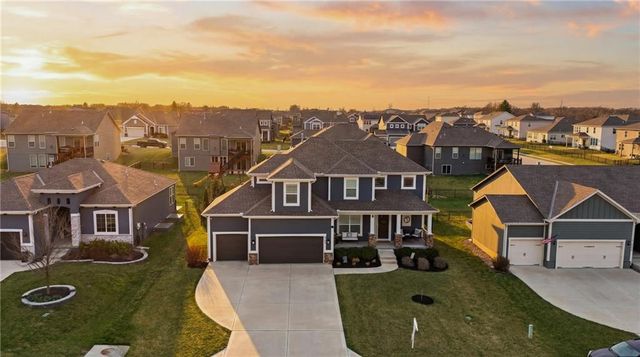 4406 SW Amethyst Drive, Lee's Summit, MO 64082