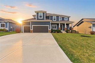 4406 SW Amethyst Drive, Lee's Summit, MO 64082