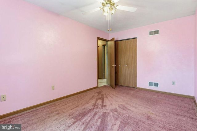 29 ALLEN DR, Hanover, PA 17331