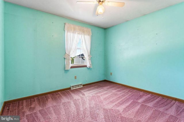 29 ALLEN DR, Hanover, PA 17331