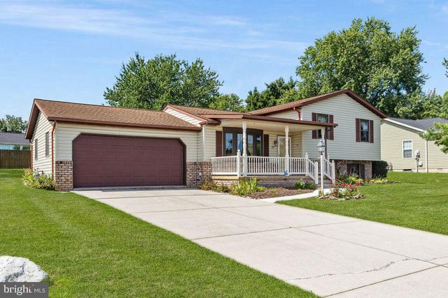 29 ALLEN DR, Hanover, PA 17331