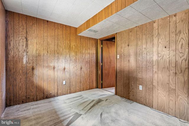 29 ALLEN DR, Hanover, PA 17331