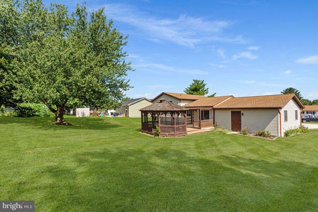 29 ALLEN DR, Hanover, PA 17331