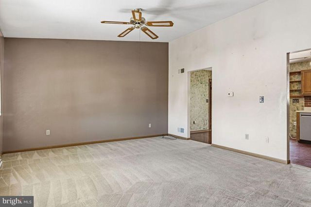 29 ALLEN DR, Hanover, PA 17331