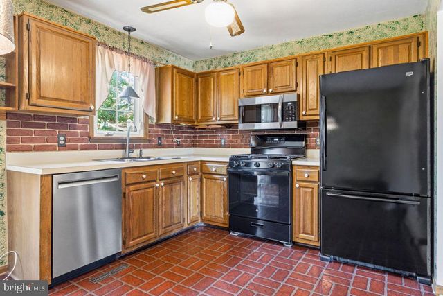 29 ALLEN DR, Hanover, PA 17331