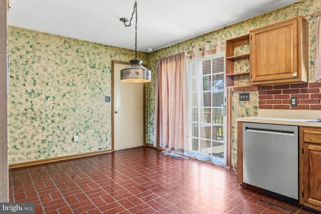 29 ALLEN DR, Hanover, PA 17331
