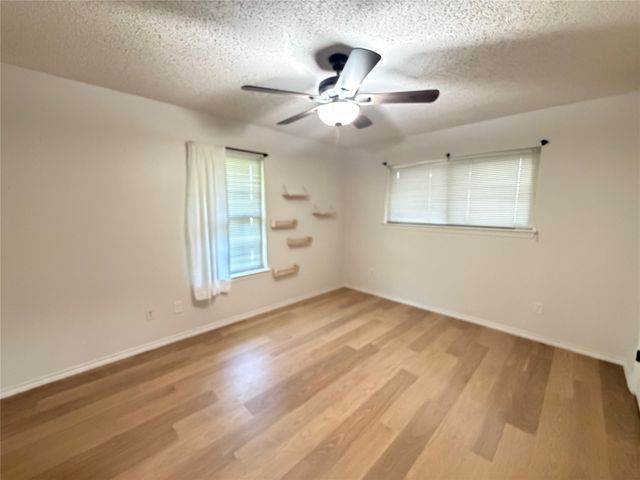 1012 Purdue Drive, Arlington, TX 76012